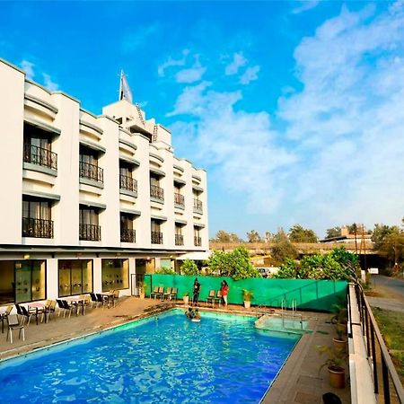 Hotel Aristro Lonavala Exteriör bild