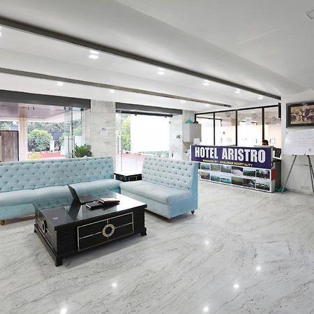 Hotel Aristro Lonavala Exteriör bild