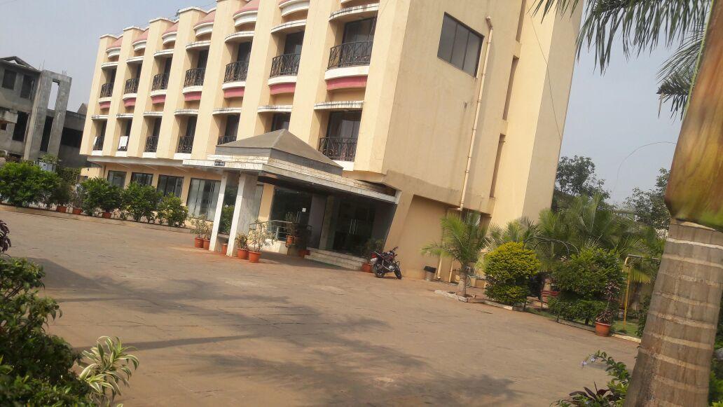 Hotel Aristro Lonavala Exteriör bild