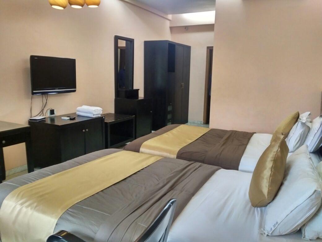 Hotel Aristro Lonavala Exteriör bild