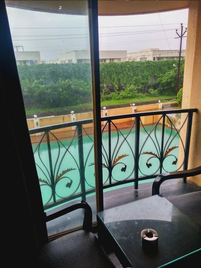Hotel Aristro Lonavala Exteriör bild