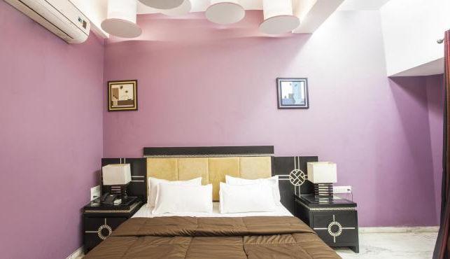 Hotel Aristro Lonavala Exteriör bild
